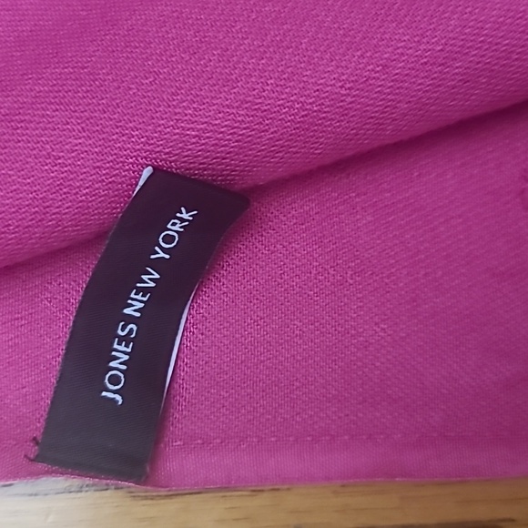 Jones NY fushia Pashmina/Shawl/Scarf/Cover-up w/Fringe (NWT) - Picture 2 of 4